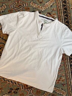 Alexander Julian Men’s White Short-Sleeve Henley Shirt